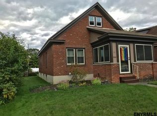 32 Fordham Ct, Albany, NY 12209