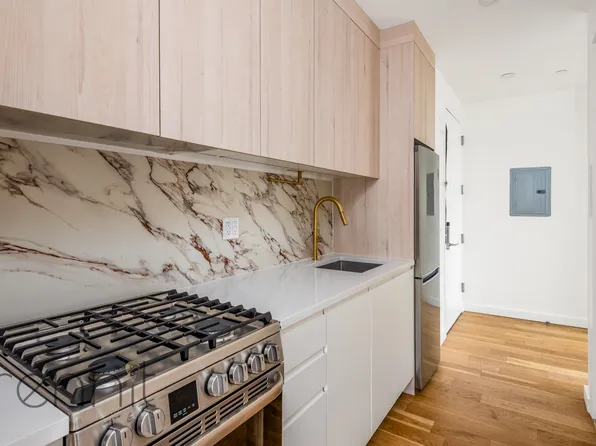 375 Dean Street image 9 of 48