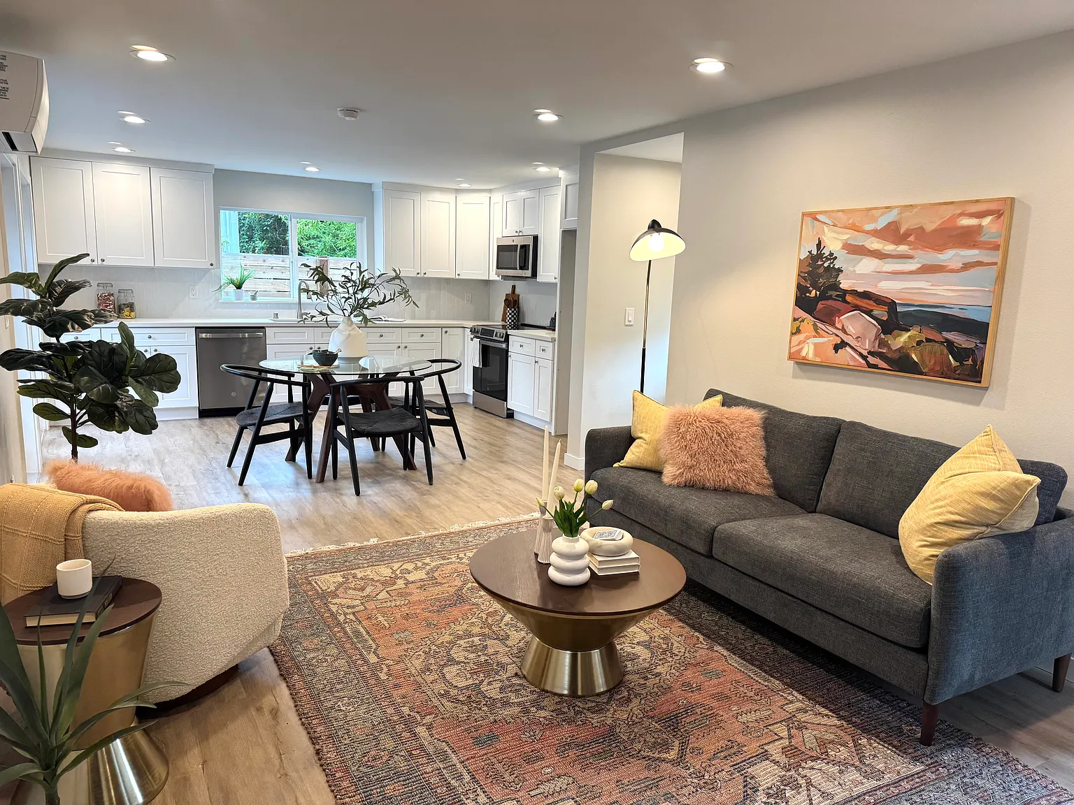 2 bed, 1.5 bath, 1000 sqft, $2,950 — Photo 2
