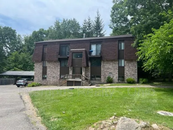 1667 Timber Ct APT 1, Niles, OH 44446