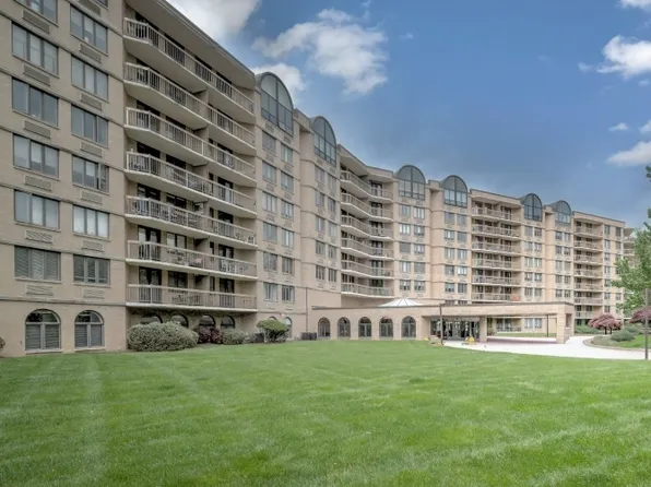 10 Smith Manor Blvd, West Orange Twp., NJ 07052