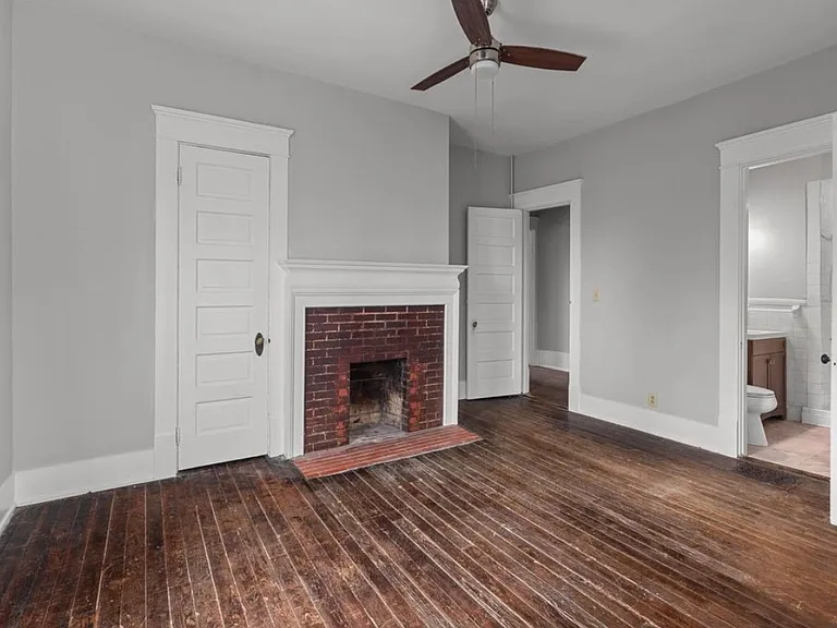 514 Wapping St #A — Photo 12