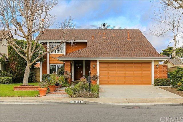 4B/3B 2,000 sf home in Green Valley. New exterior paint and lovely landscaping.