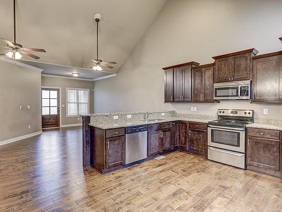 5th image of 334 Big Station Camp Blvd APT A