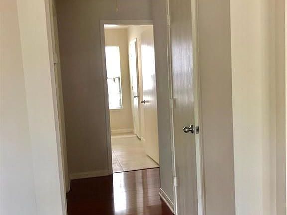 3rd image of 2118 James Madison Dr