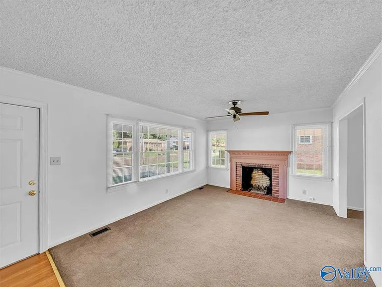 422 Karter St NW — Photo 5