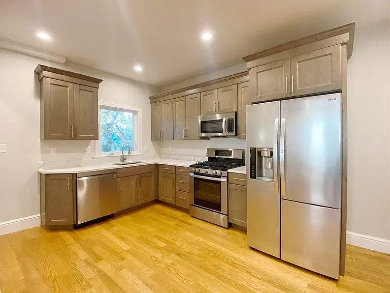821 Winthrop Ave #1 — Photo 1