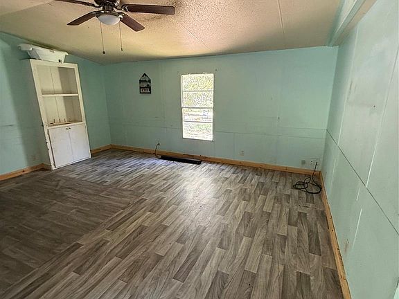 4th image of 892 Hanks St