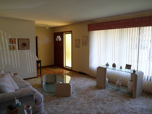 3rd image of 10850 S Oak Park Ave