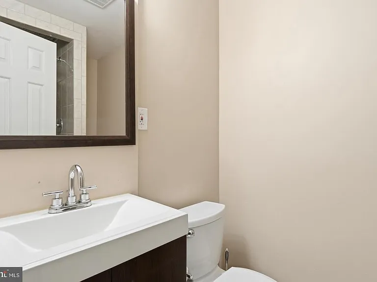 12150 Wedgeway Ct — Photo 11
