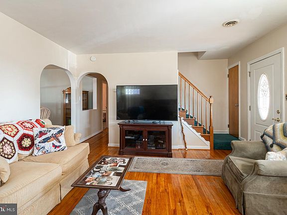 2nd image of 8504 Bassett Rd