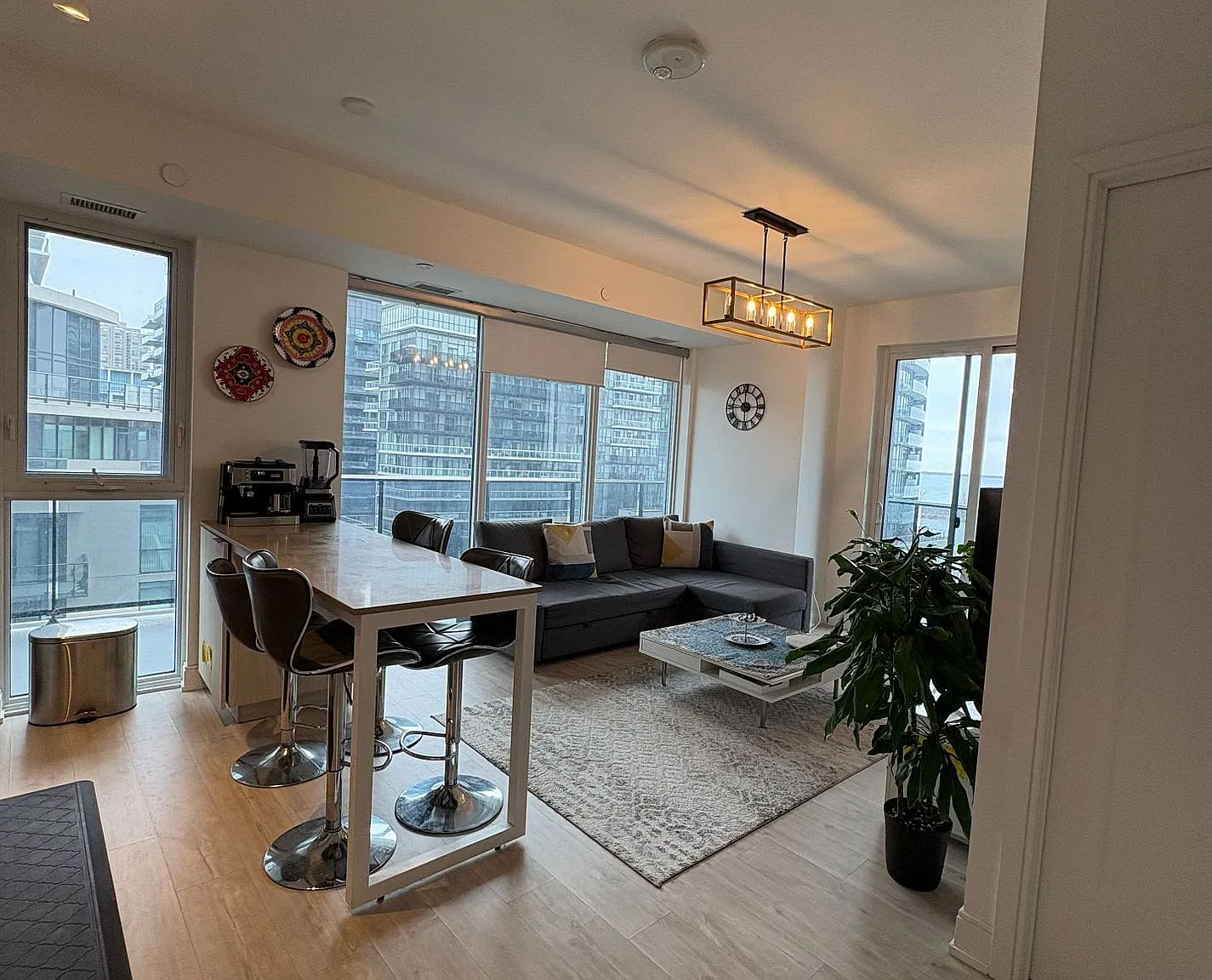 3 bed, $3,300 — Photo 1