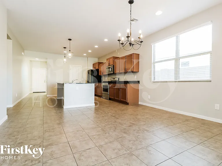 23654 W Whyman Ave — Photo 6