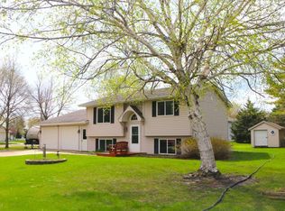 2313 5th Ave SE, Willmar, MN 56201