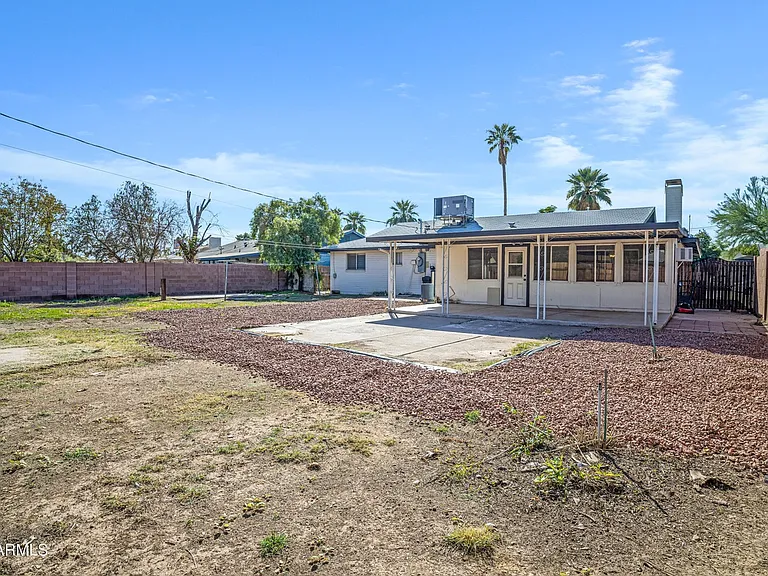 110 W Del Rio Dr — Photo 6