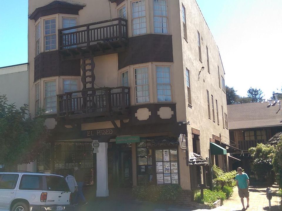 1st image of 24 El Paseo Ln