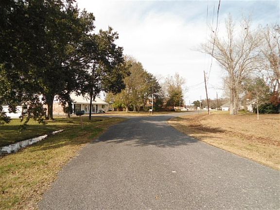 3rd image of 401 Quail Run Dr