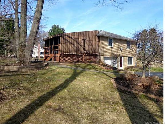 4th image of 647 Oakridge Dr