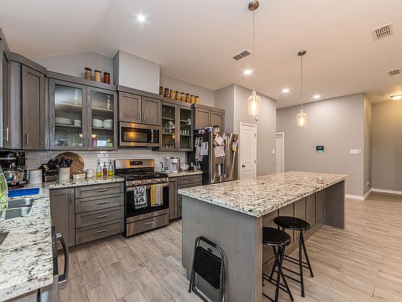 3rd image of 503 Placita Dr