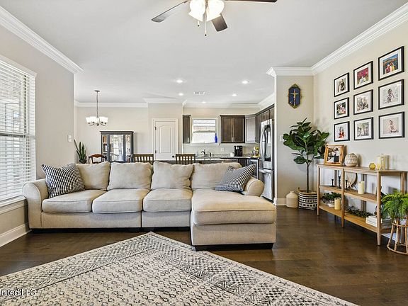 4th image of 14354 Viola Way