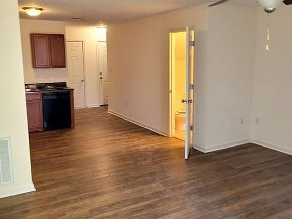 5th image of 120 Corvette View Ct #C