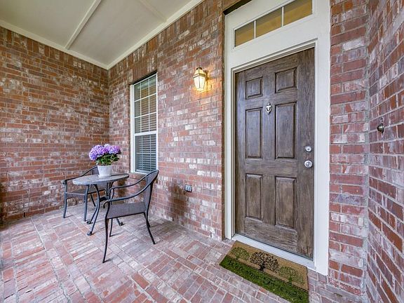 3rd image of 1025 San Antonio Dr