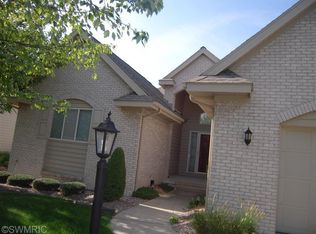 6885 Fairway Vista Dr SE, Caledonia, MI 49316