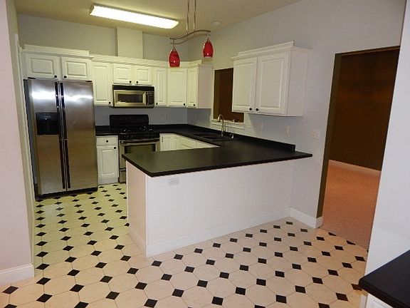 5th image of 2440 N Stonelake Cir