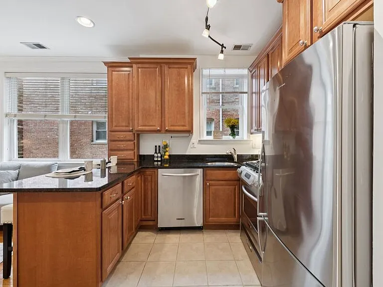 1438 Columbia Rd NW #305 — Photo 8