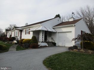 5415 Meadville Rd, New Holland, PA 17557