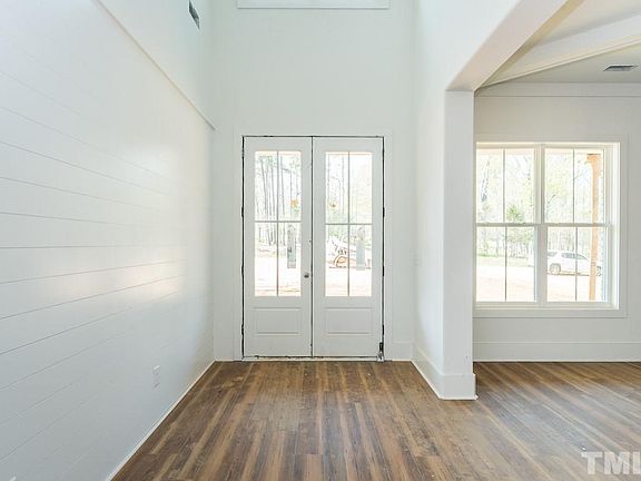 2nd image of 3079 Cascade Dr