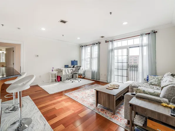 830 Monroe Street image 9 of 24