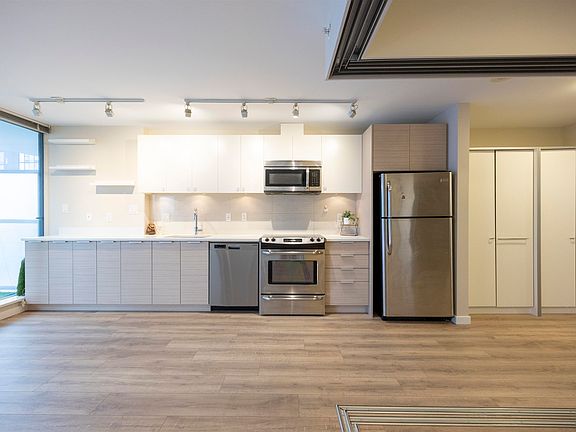 5th image of 13303 Central Ave #2306