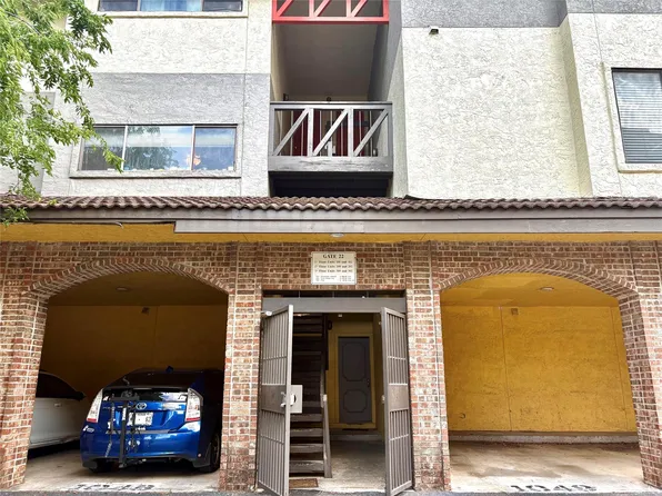 806 W 24th St APT 202, Austin, TX 78705