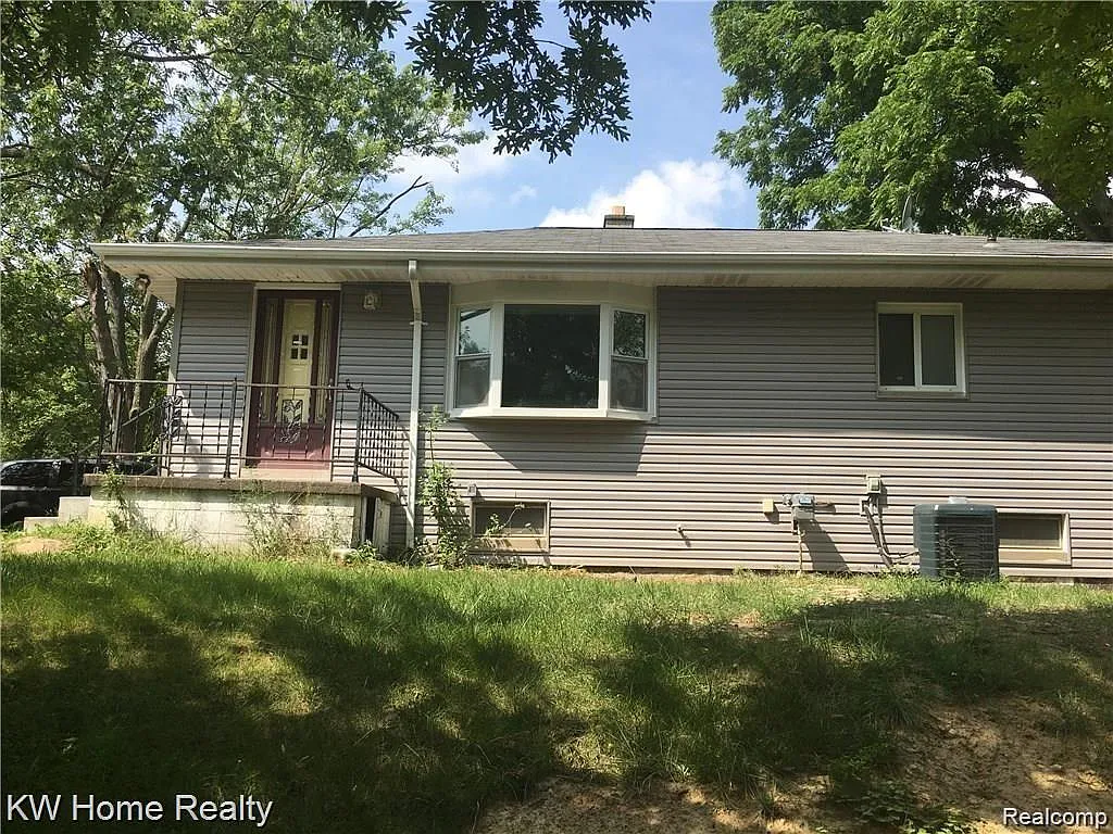 5490 Inkster Rd photo 1