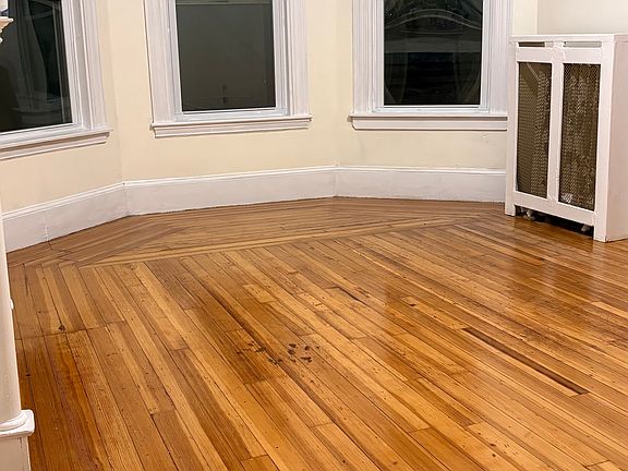 4th image of 106-108 Grant St #2