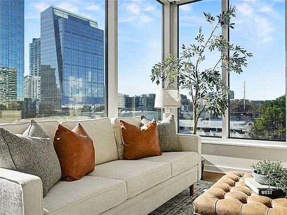 5th image of 3338 Peachtree Rd NE APT 709