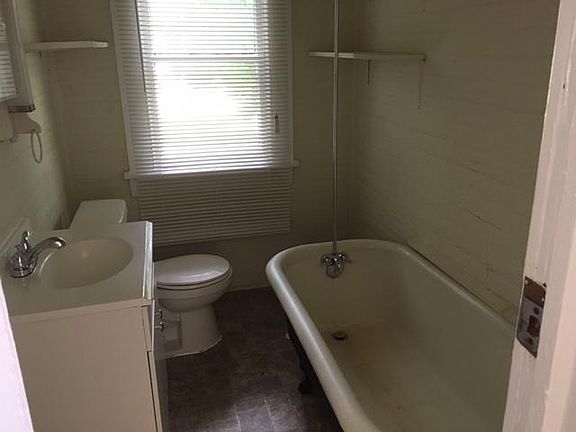 5th image of 1101 N Anthony St