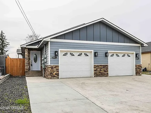 1900 W Mead Ave Photo 1