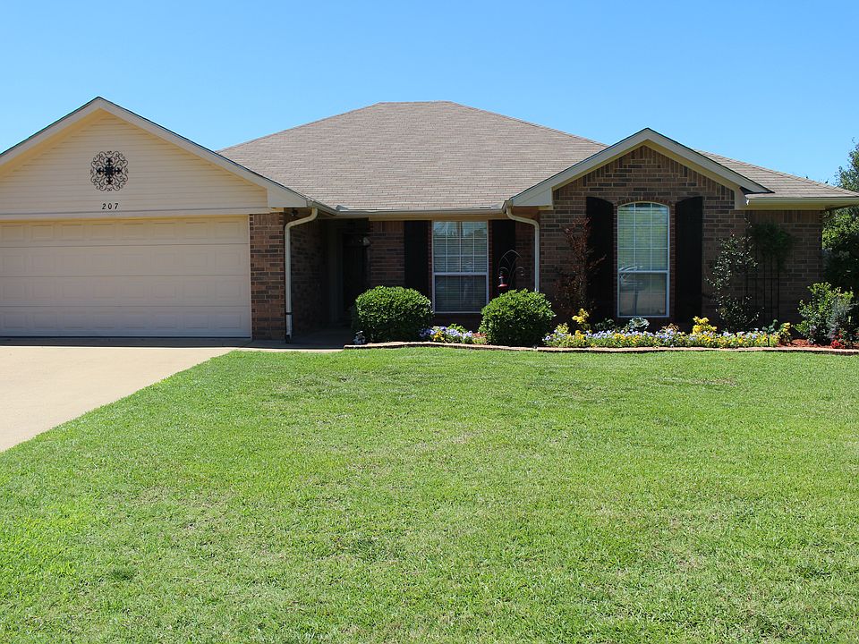 1st image of 207 Ash Dr