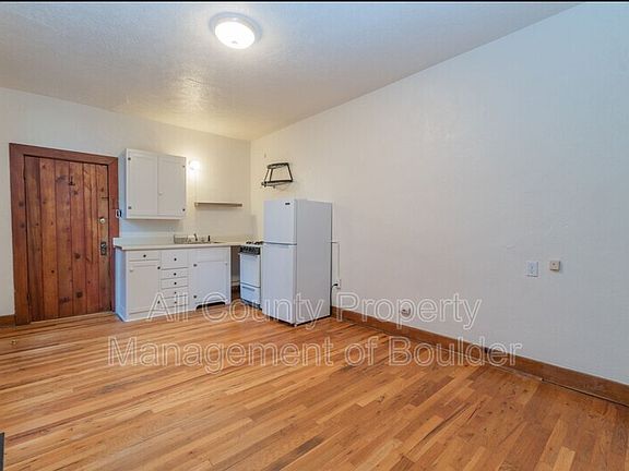 5th image of 2408 8th St APT 8