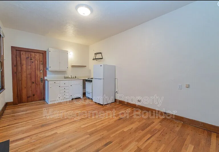 2408 8th St #8 — Photo 4