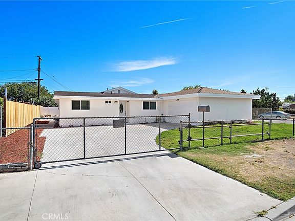 2nd image of 11322 Salinaz Ave