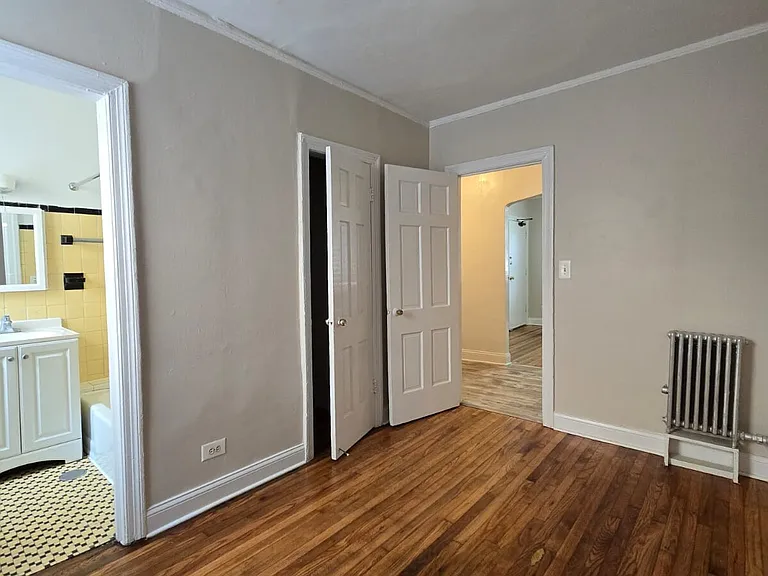 6904 N Ravenswood Ave #1 — Photo 3