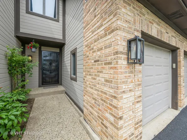 1760 Pebble Beach Dr, Hoffman Estates, IL 60169