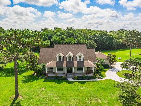 3rd image of 1719 Deer Park Cir