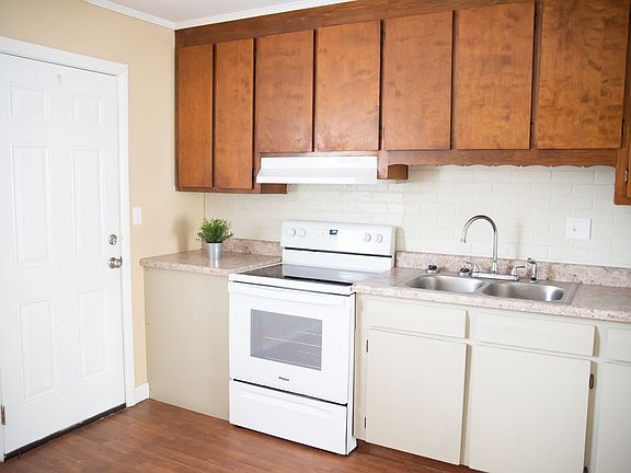 4th image of 110 Mason St APT 10