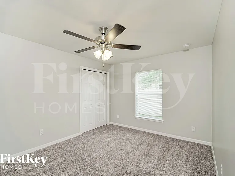 2325 NW 34th Ave — Photo 14