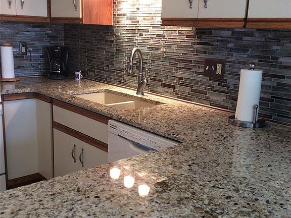 2nd image of 49630 Ellis Ct