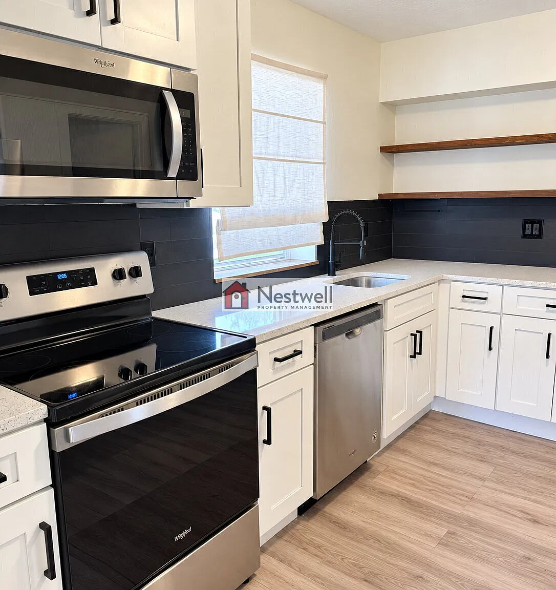 Bungalow home with modern finishes & easy commute in SLC! — Photo 4